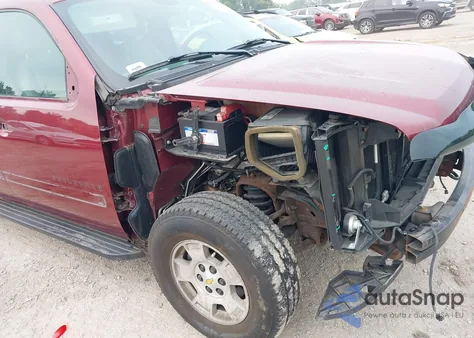 2008 Chevrolet Suburban K1500 Ls z USA, uszkodzony, nr VIN 3GNFK163X8G105137